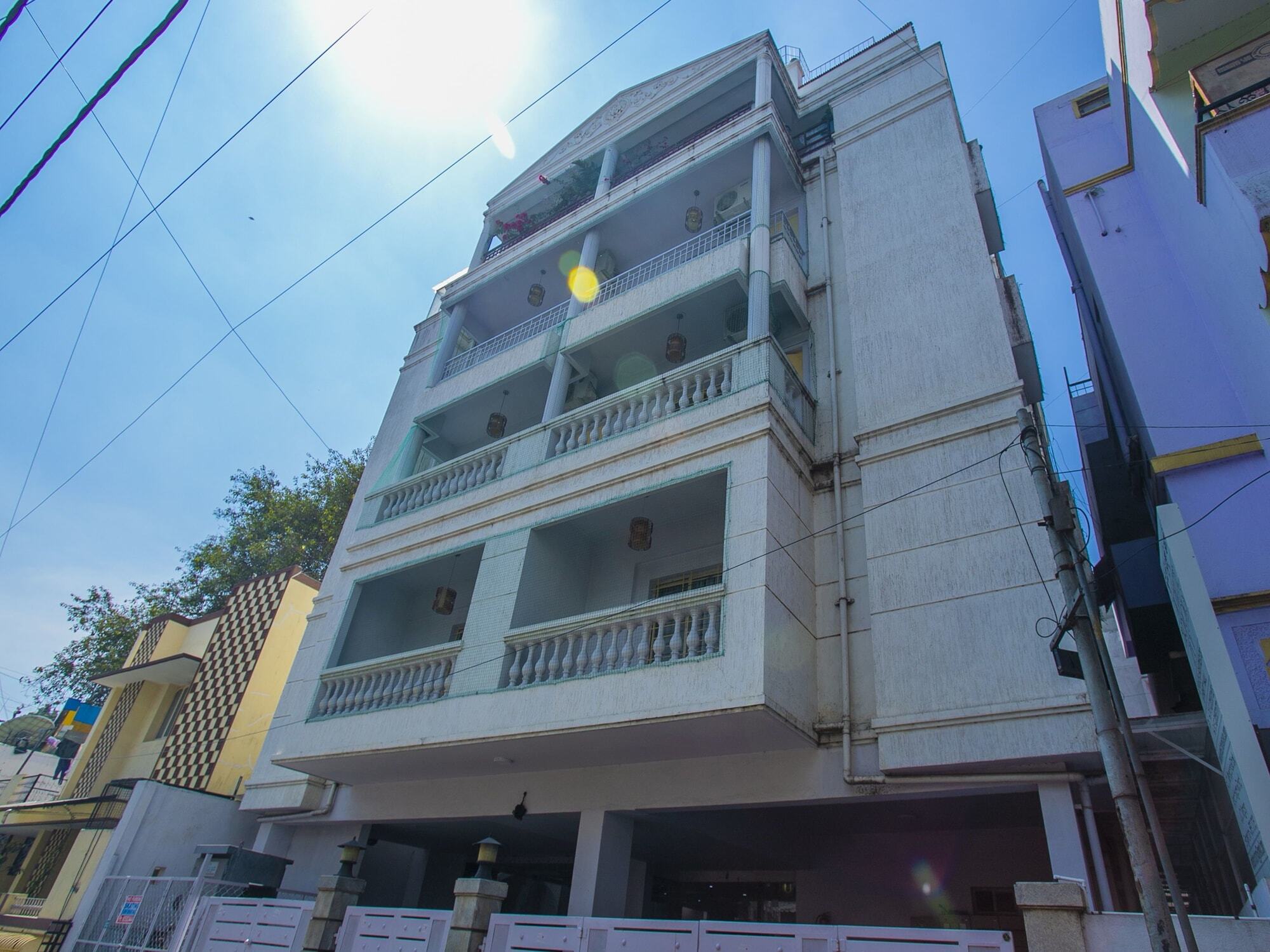 Oyo 23360 White Bricks Inn 벵갈루루 외부 사진